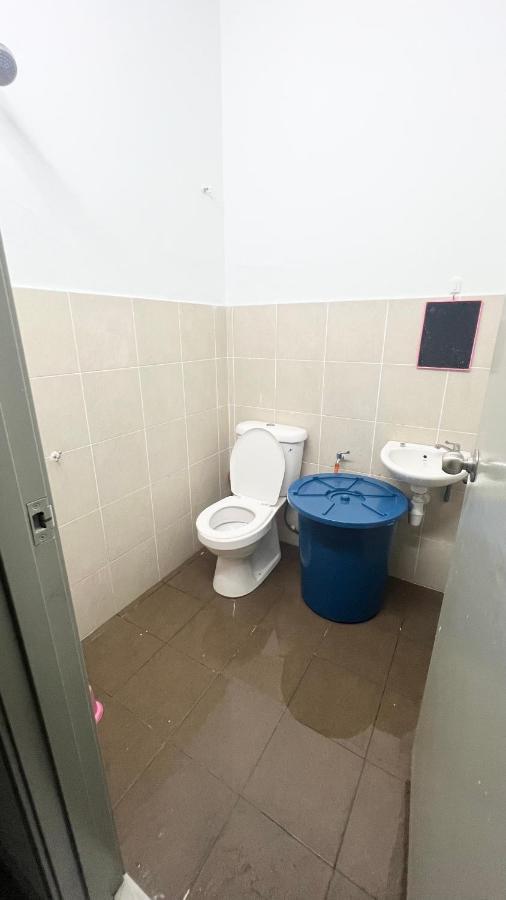 Homestay Near Plaza Tol Bandar Ainsdale Labu Bagian luar foto